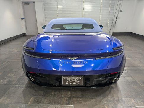 Used 2024 Aston Martin DB12 Convertible image 24