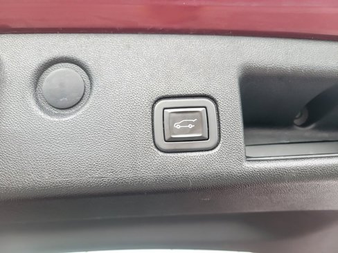 Used 2020 Chevrolet Equinox LT w/ Sport Edition image 20