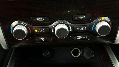Used 2013 Nissan Pathfinder Platinum w/ Platinum Premium Pkg image 33