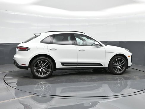 Used 2025 Porsche Macan image 10