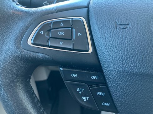 Used 2017 Ford Escape Titanium image 21