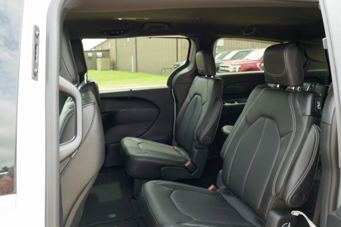 New 2025 Chrysler Voyager LX image 14