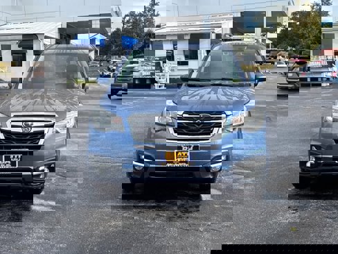 Used 2017 Subaru Forester 2.5i Touring image 2