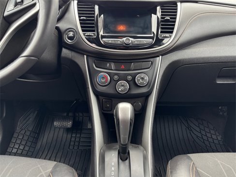 Used 2019 Chevrolet Trax LT w/ Redline Edition image 11