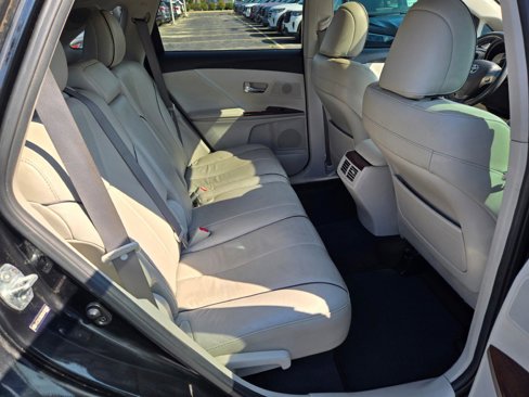 Used 2011 Toyota Venza w/ Leather Pkg image 9