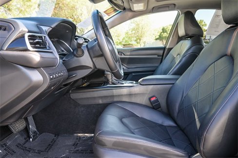 Used 2018 Toyota Camry XLE image 19