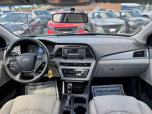 Used 2017 Hyundai Sonata SE image 15