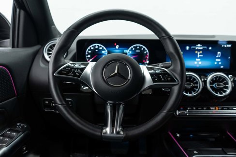 Used 2025 Mercedes-Benz GLA 250 4MATIC image 15