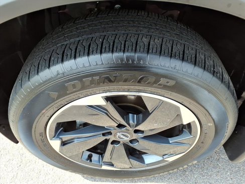 Used 2025 Nissan Rogue SV image 17