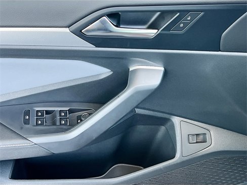 New 2025 Volkswagen Jetta SE image 17