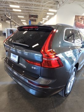 Used 2022 Volvo XC60 B5 Momentum image 46
