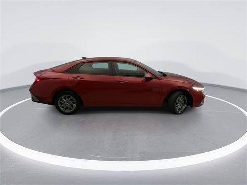 Used 2024 Hyundai Elantra SEL image 5
