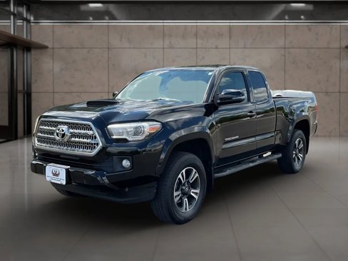 Used 2017 Toyota Tacoma TRD Sport image 1