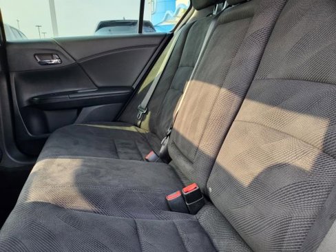 Used 2017 Honda Accord EX image 8