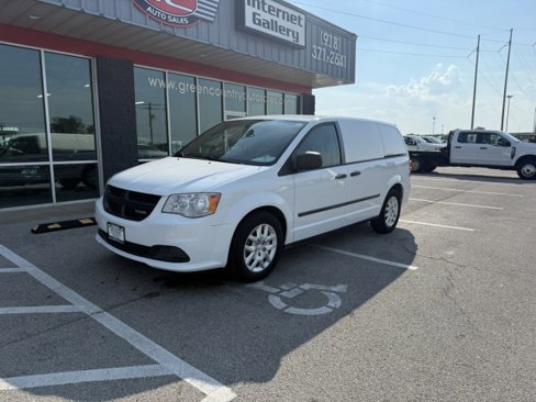 Used 2014 RAM C/V Tradesman image 2