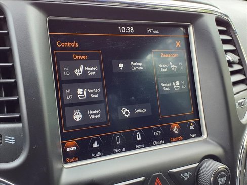 Used 2018 Jeep Grand Cherokee Overland image 5