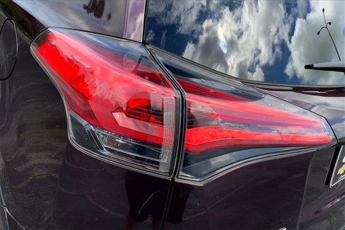 Used 2018 Toyota RAV4 XLE image 30
