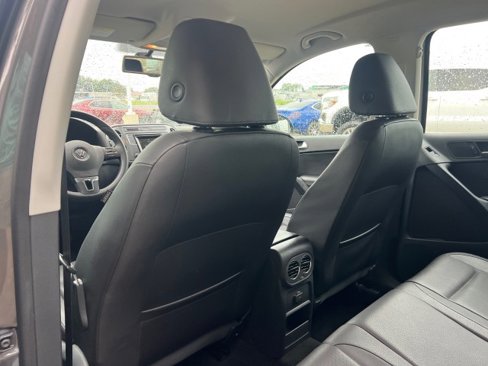Used 2016 Volkswagen Tiguan S image 28