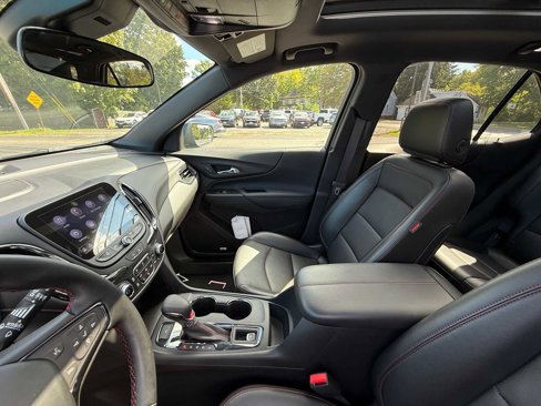 Used 2023 Chevrolet Equinox RS w/ RS Leather Package image 18