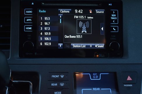 Used 2015 Toyota Sienna XLE image 20