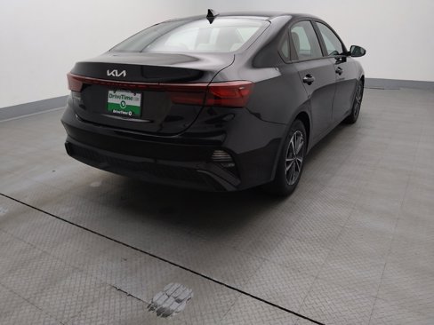 Used 2023 Kia Forte LXS image 7