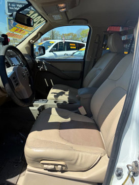 Used 2014 Nissan Frontier SL image 8