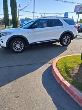 Used 2021 Ford Explorer XLT w/ Equipment Group 202A image 3