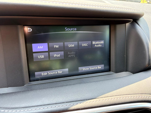 Used 2018 INFINITI QX30 Premium image 32