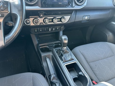 Used 2018 Toyota Tacoma TRD Off-Road image 22