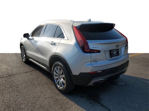 Used 2021 Cadillac XT4 Premium Luxury image 3