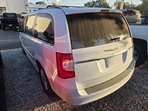 Used 2016 Chrysler Town & Country Touring w/ Driver Convenience Group image 6