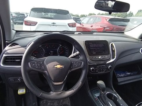 Used 2024 Chevrolet Equinox LT image 2