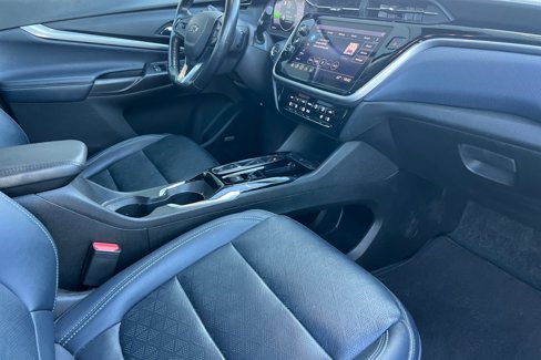 Certified 2022 Chevrolet Bolt EUV Premier w/ Sun & Sound Package image 26