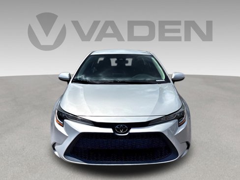 Used 2022 Toyota Corolla LE image 2