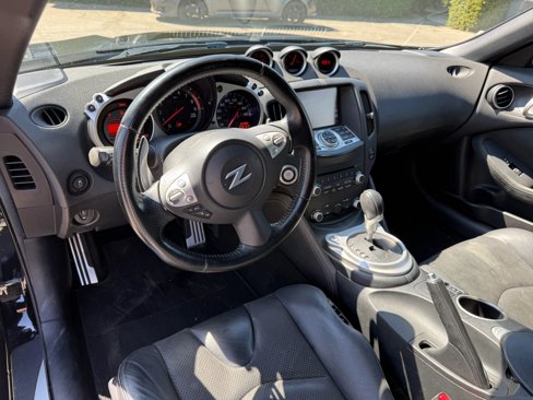 Used 2017 Nissan 370Z Touring image 11