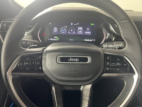 Used 2023 Jeep Grand Cherokee Overland w/ Luxury Tech Group IV image 12