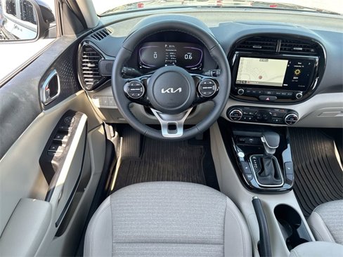 Used 2025 Kia Soul EX image 14