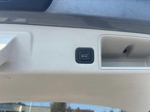 Used 2019 GMC Terrain Denali w/ Advanced Safety Package image 6