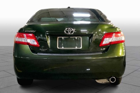 Used 2011 Toyota Camry LE image 4