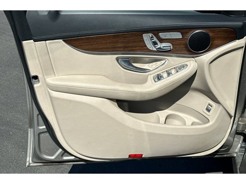 Used 2022 Mercedes-Benz GLC 300 image 10