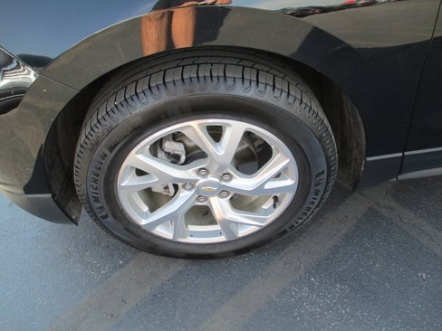 Used 2018 Chevrolet Equinox Premier image 12
