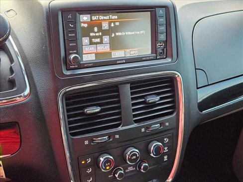 Used 2019 Dodge Grand Caravan SXT image 15