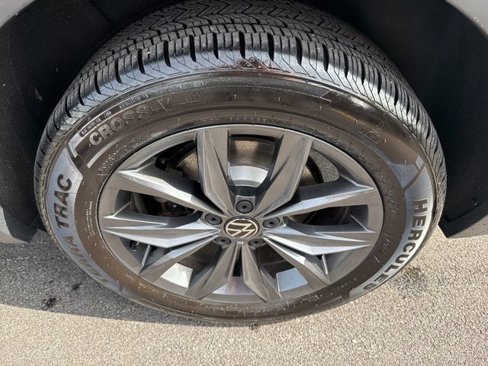 Certified 2022 Volkswagen Tiguan SE image 31