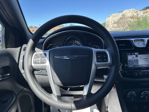 Used 2011 Chrysler 200 Limited image 13