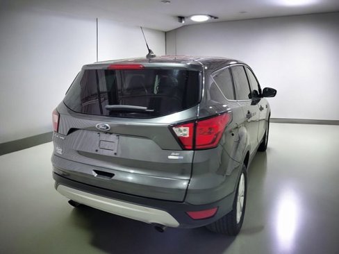 Used 2019 Ford Escape SE image 19