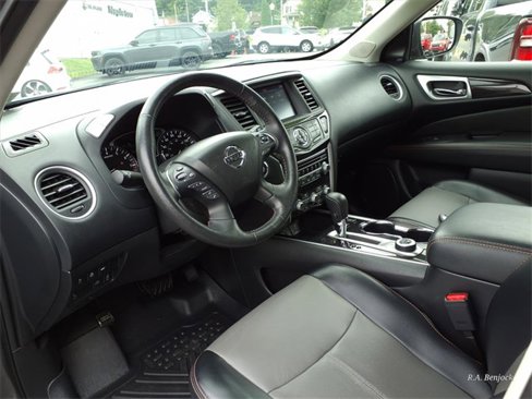 Used 2020 Nissan Pathfinder SL image 10