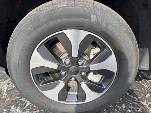 Used 2023 Jeep Grand Cherokee 4WD 4xe image 29