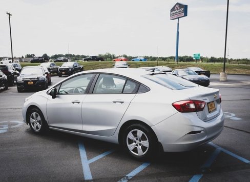Used 2017 Chevrolet Cruze LS image 20