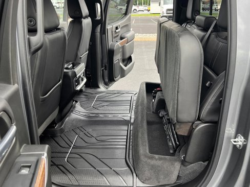 Used 2020 Chevrolet Silverado 1500 High Country image 22