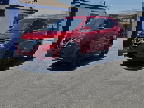 Used 2017 Nissan Rogue S image 1